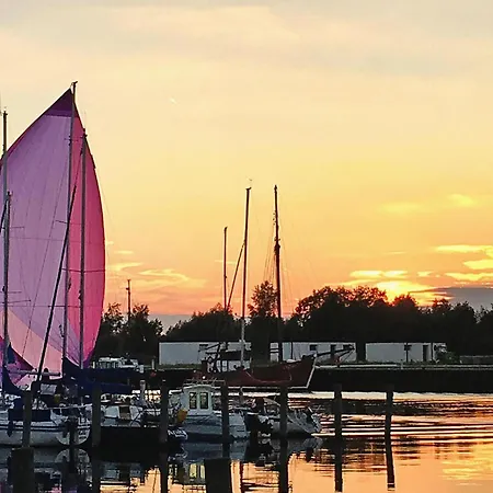 Am Yachthafen In * Peenemunde