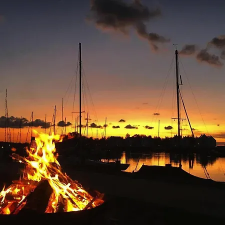 Hébergement de vacances Am Yachthafen In *
